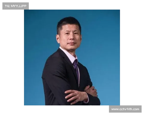 山东男篮主帅鞠维松调度得当，10人轮换保持全场高强度攻防